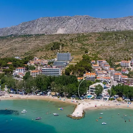 Villa Beachfront Erce: Luxury Seaside Retreat With Private Pool And Rooftop Terrace Duce
