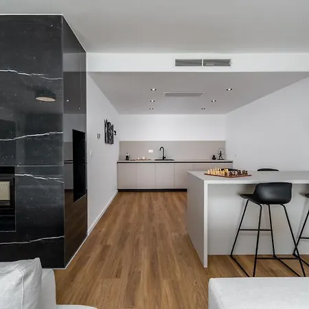 Beachfront Erce With Private 40sqm Heated Pool, A Gym, 7 En-suite Bedrooms, A Rooftop Terrace, 2 Living Areas *
