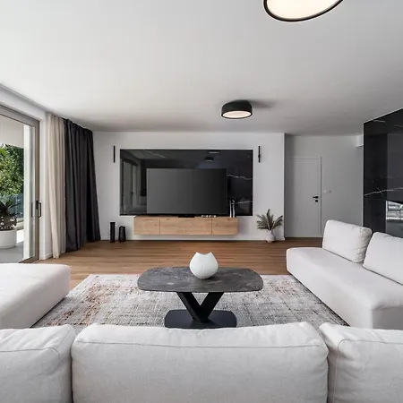 Beachfront Erce With Private 40sqm Heated Pool, A Gym, 7 En-suite Bedrooms, A Rooftop Terrace, 2 Living Areas *