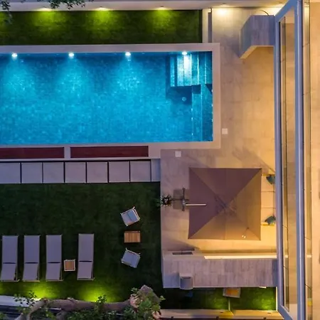 Beachfront Erce: Luxury Seaside Retreat With Private Pool And Rooftop Terrace