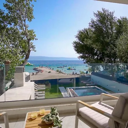 Beachfront Erce: Luxury Seaside Retreat With Private Pool And Rooftop Terrace Villa *
