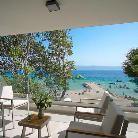 Beachfront Erce With Private 40sqm Heated Pool, A Gym, 7 En-suite Bedrooms, A Rooftop Terrace, 2 Living Areas Villa Duće