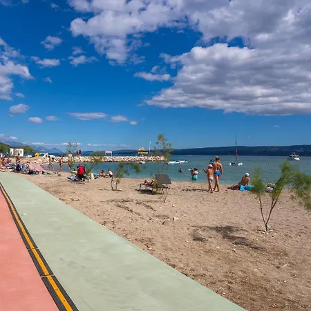 Beachfront Erce With Private 40sqm Heated Pool, A Gym, 7 En-suite Bedrooms, A Rooftop Terrace, 2 Living Areas Duće