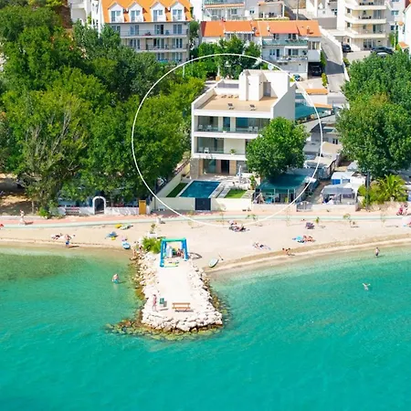 Villa Beachfront Erce With Private 40sqm Heated Pool, A Gym, 7 En-suite Bedrooms, A Rooftop Terrace, 2 Living Areas